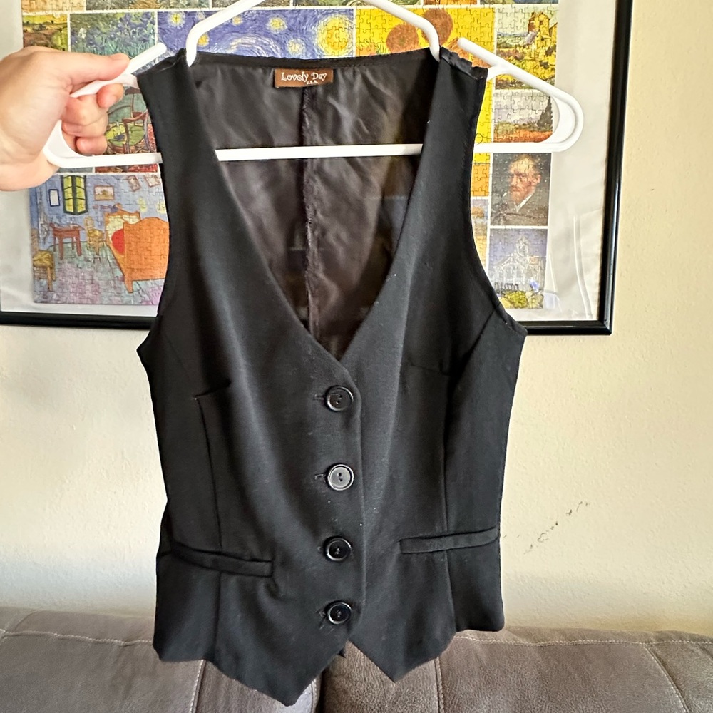 Black Buttoned Vest